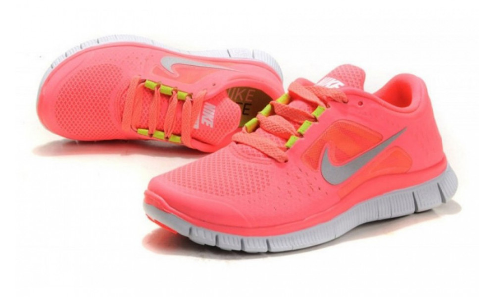 Nike free run shop pink and grey